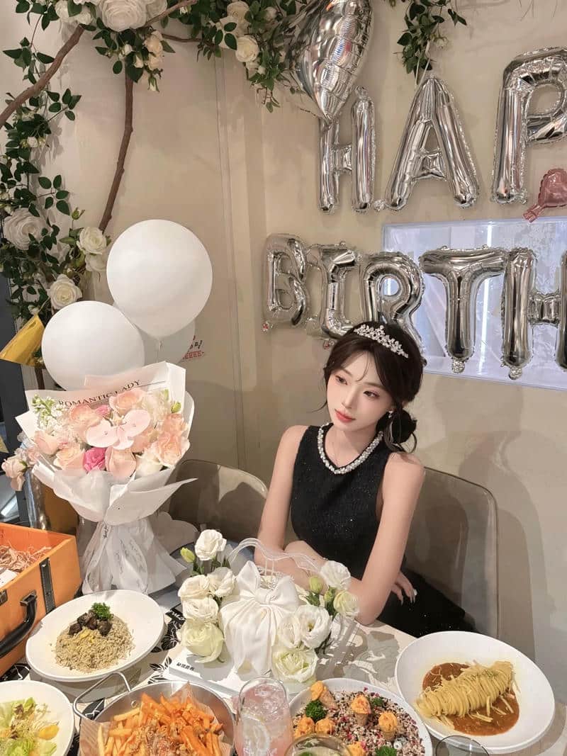 Ảnh avatar gái xinh chúc mừng sinh nhật độc đáo