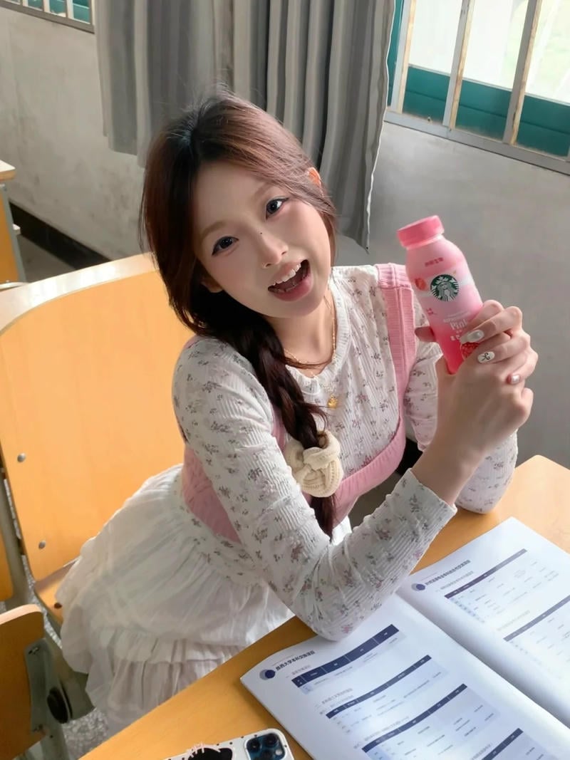 Ảnh avatar nữ sinh đáng yêu