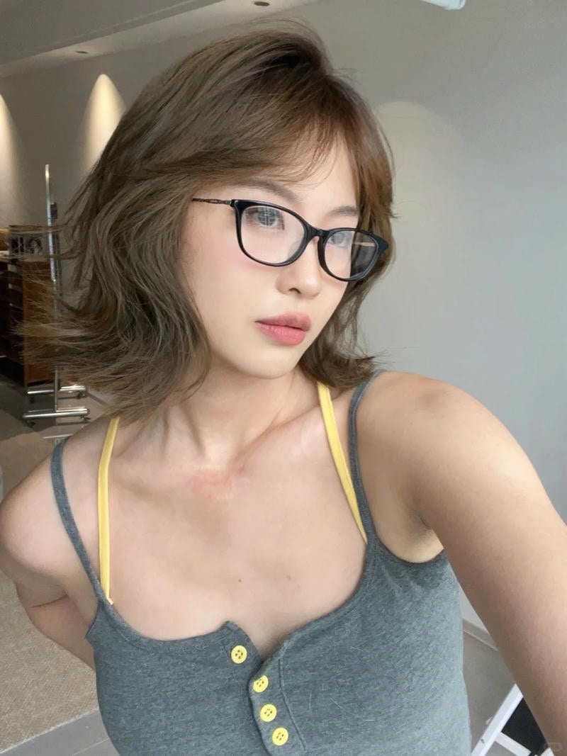 Ảnh gái xinh tóc ngang vai 2k3 cuốn hút ánh nhìn