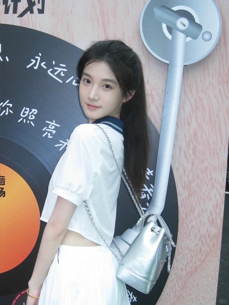 Ảnh mạng nữ sinh thu hút