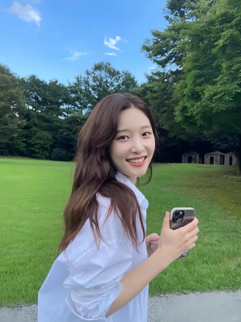 Avatar gái xinh hàn quốc phong thái nữ tính