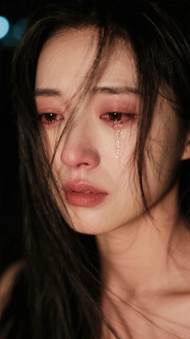 Bộ ảnh cô gái xinh đẹp khóc