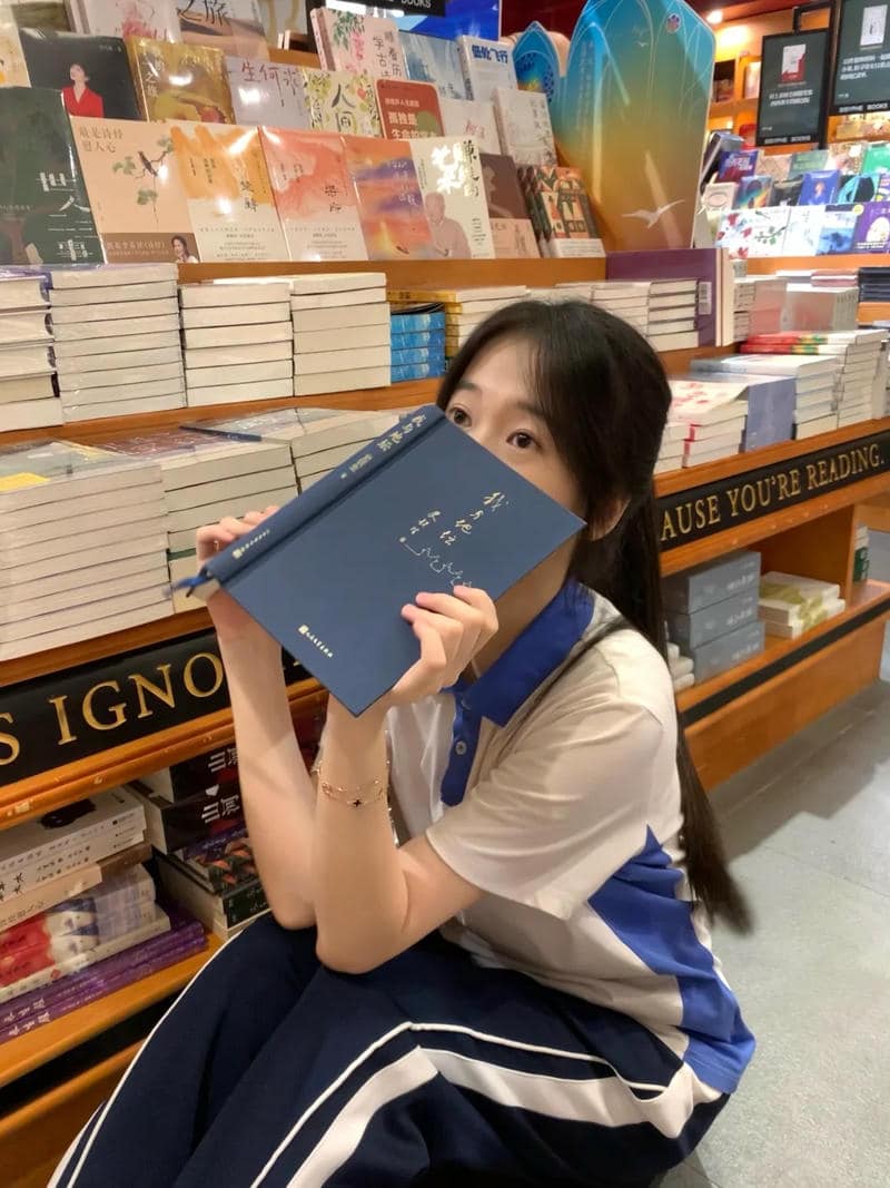 Bộ ảnh gái học sinh năng động