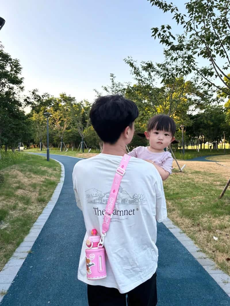 Chụp hình ảnh cha và con gái đáng yêu