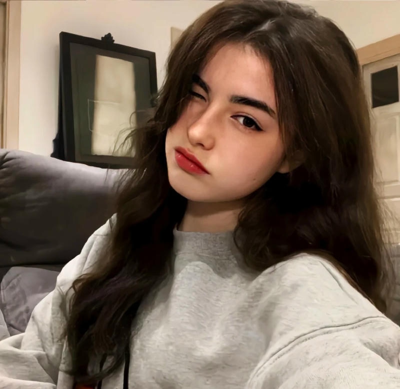 Chụp hình ảnh gái tây đầy tự tin