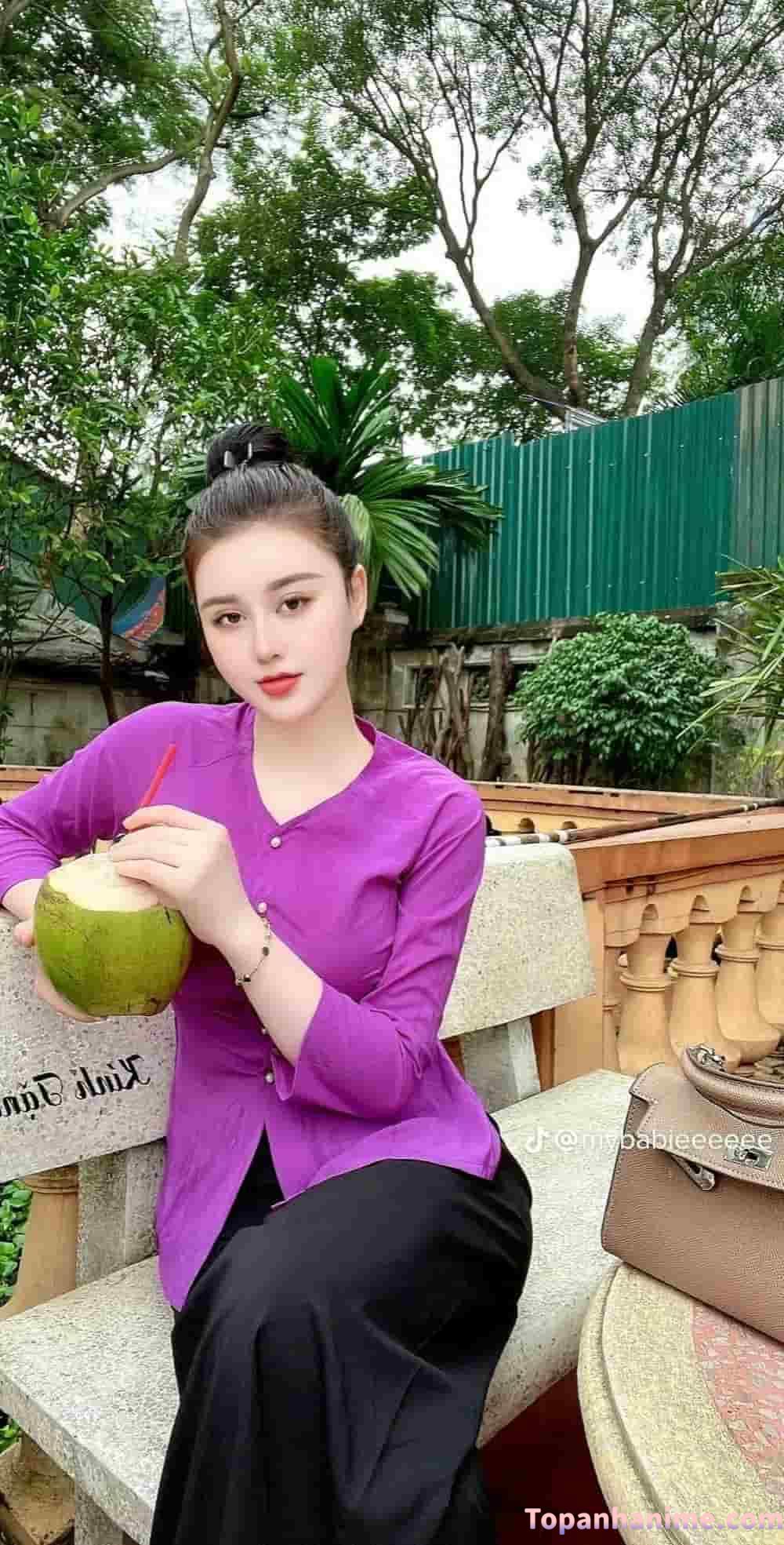 Cô nàng miền Tây hiền