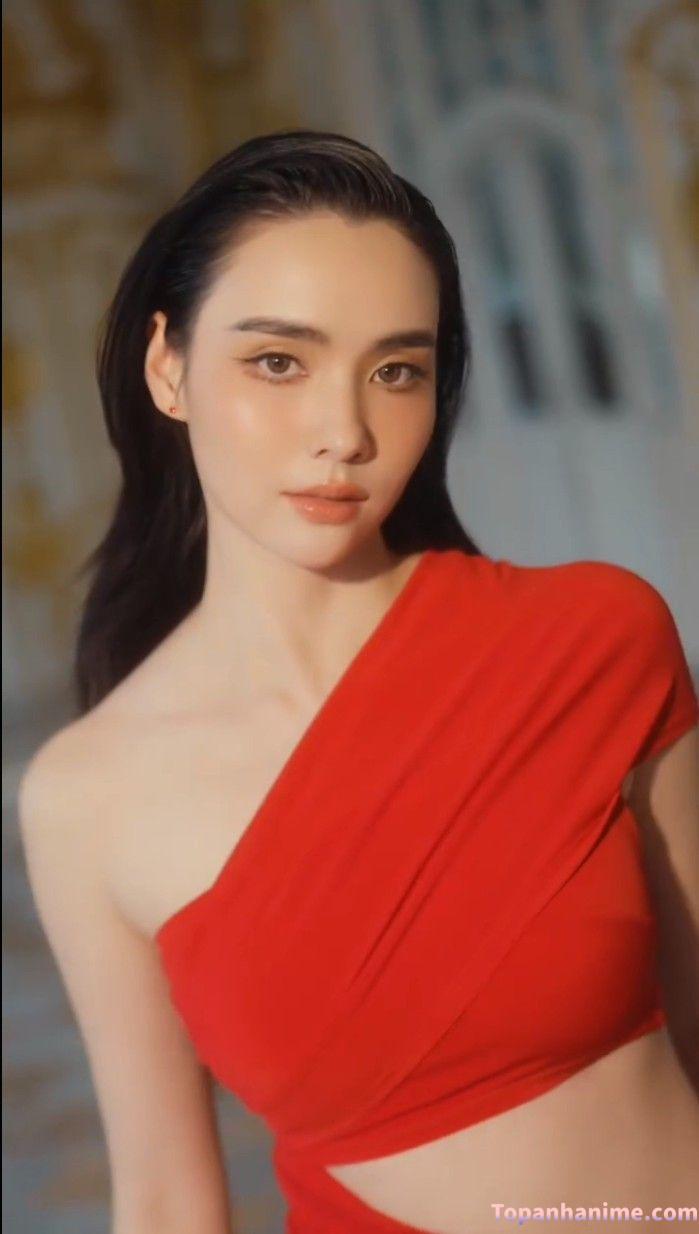 Gái thái với nụ cười duyên