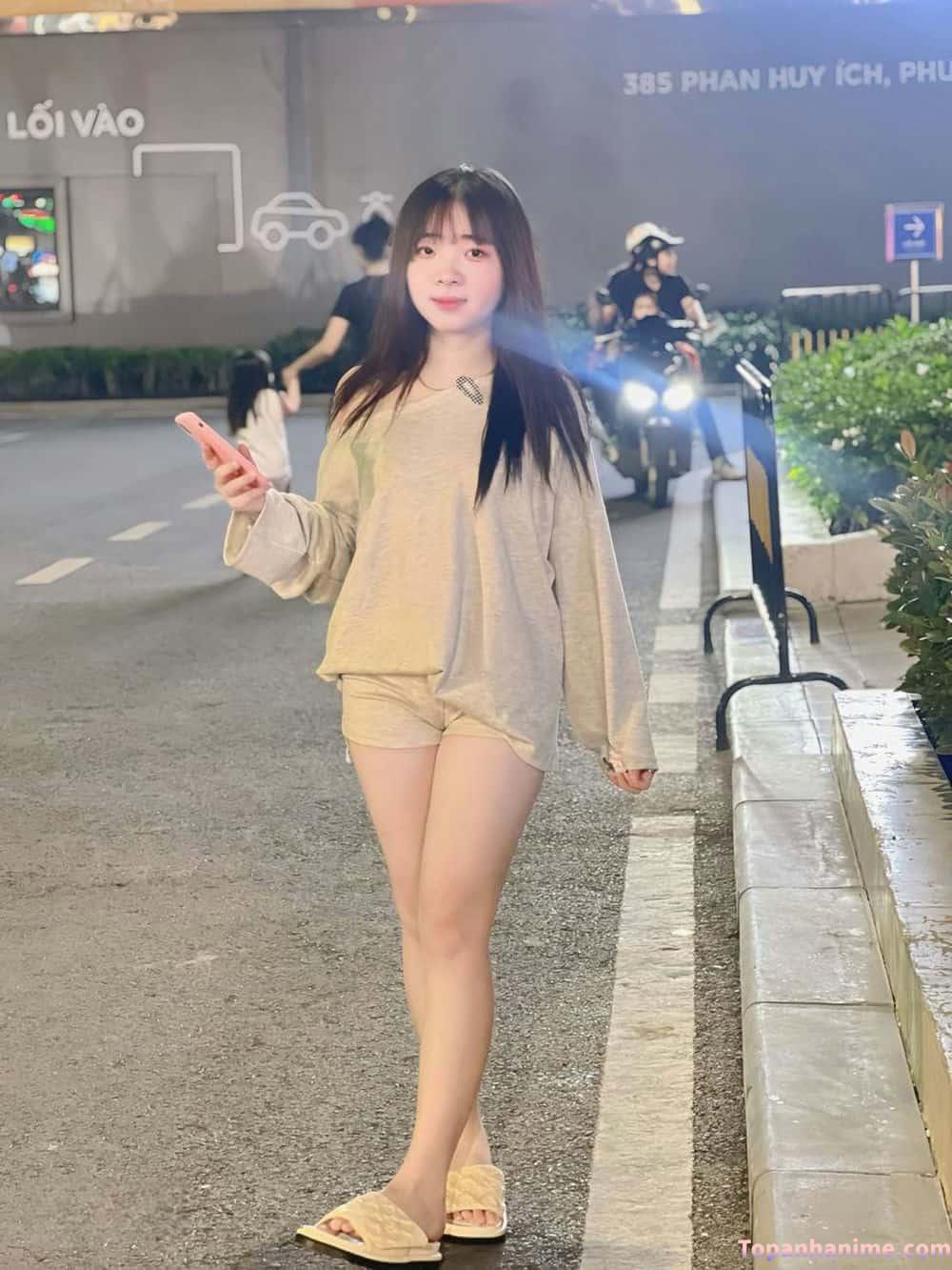 Gái xinh mặc short ngắn