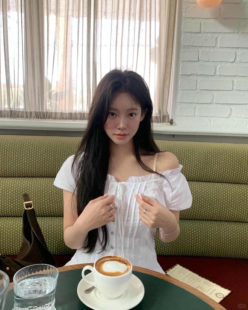 Hình ảnh gái xinh hàn quốc biểu cảm đáng yêu