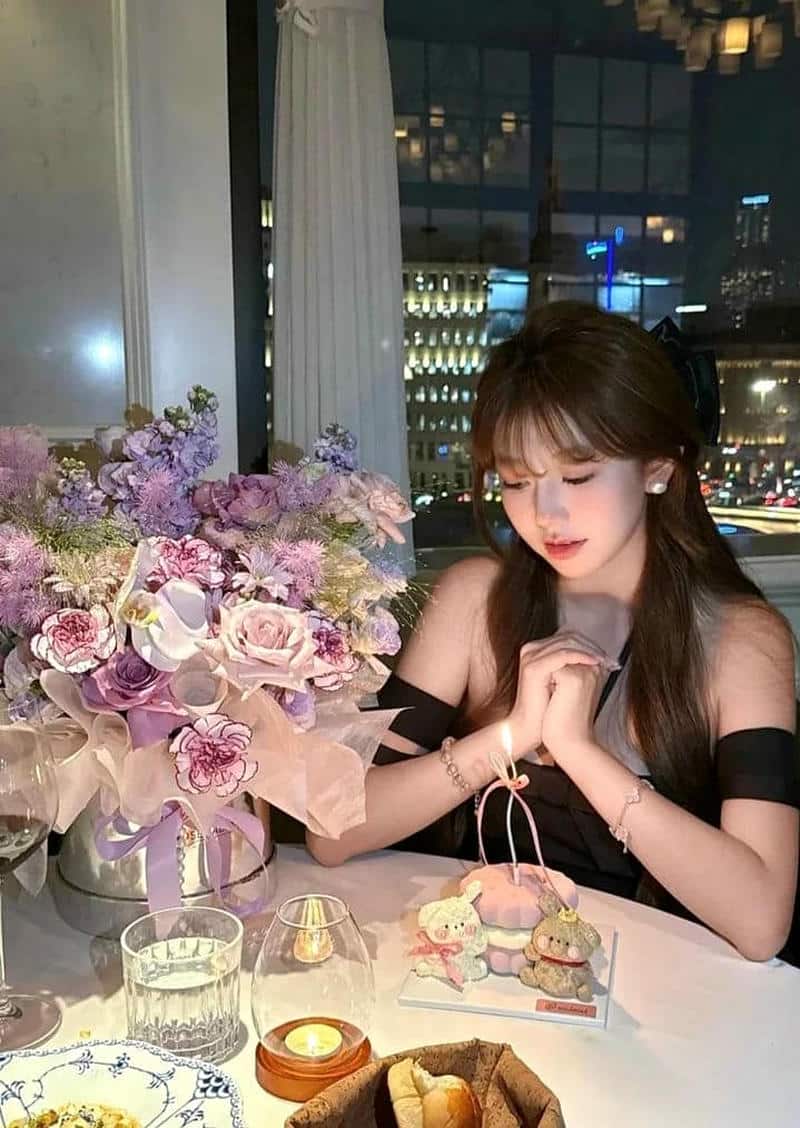 Hình ảnh gái xinh mừng tuổi mới