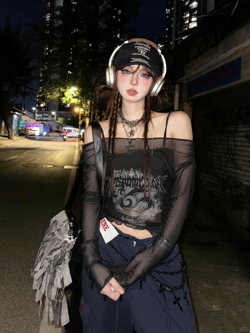 Hình ảnh gái xinh ngầu khoe cá tính