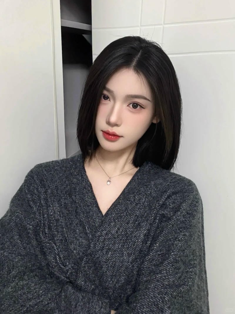 Hình ảnh gái xinh tóc ngắn mang nét hiện đại