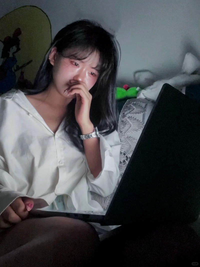 ảnh con gái khóc 62