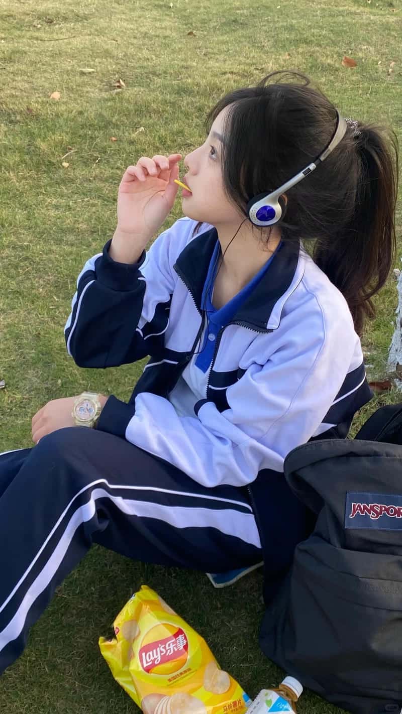 Hình avatar gái học sinh đẹp