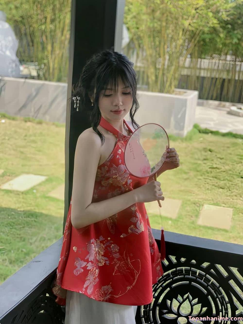 Hình gái miền Tây duyên