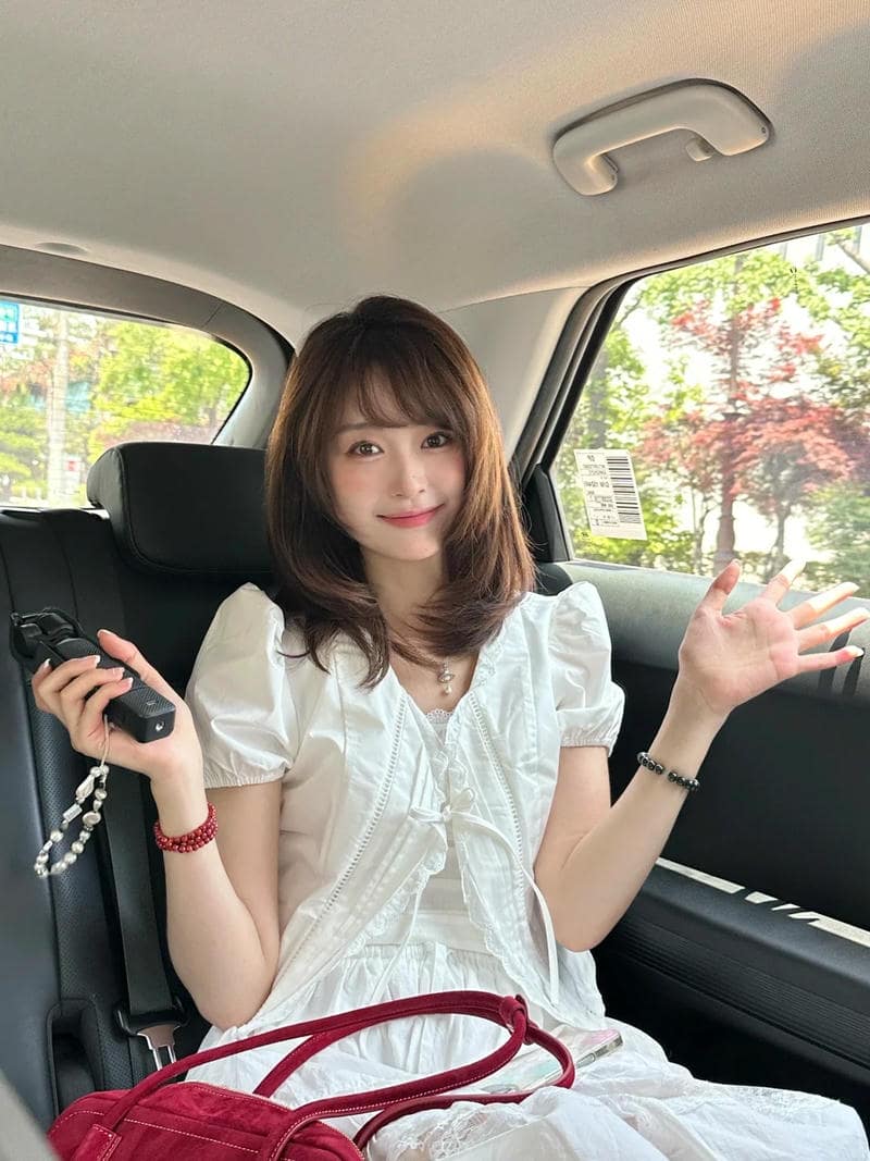 Hình gái xinh tóc ngang vai 2k3 đẹp tự nhiên