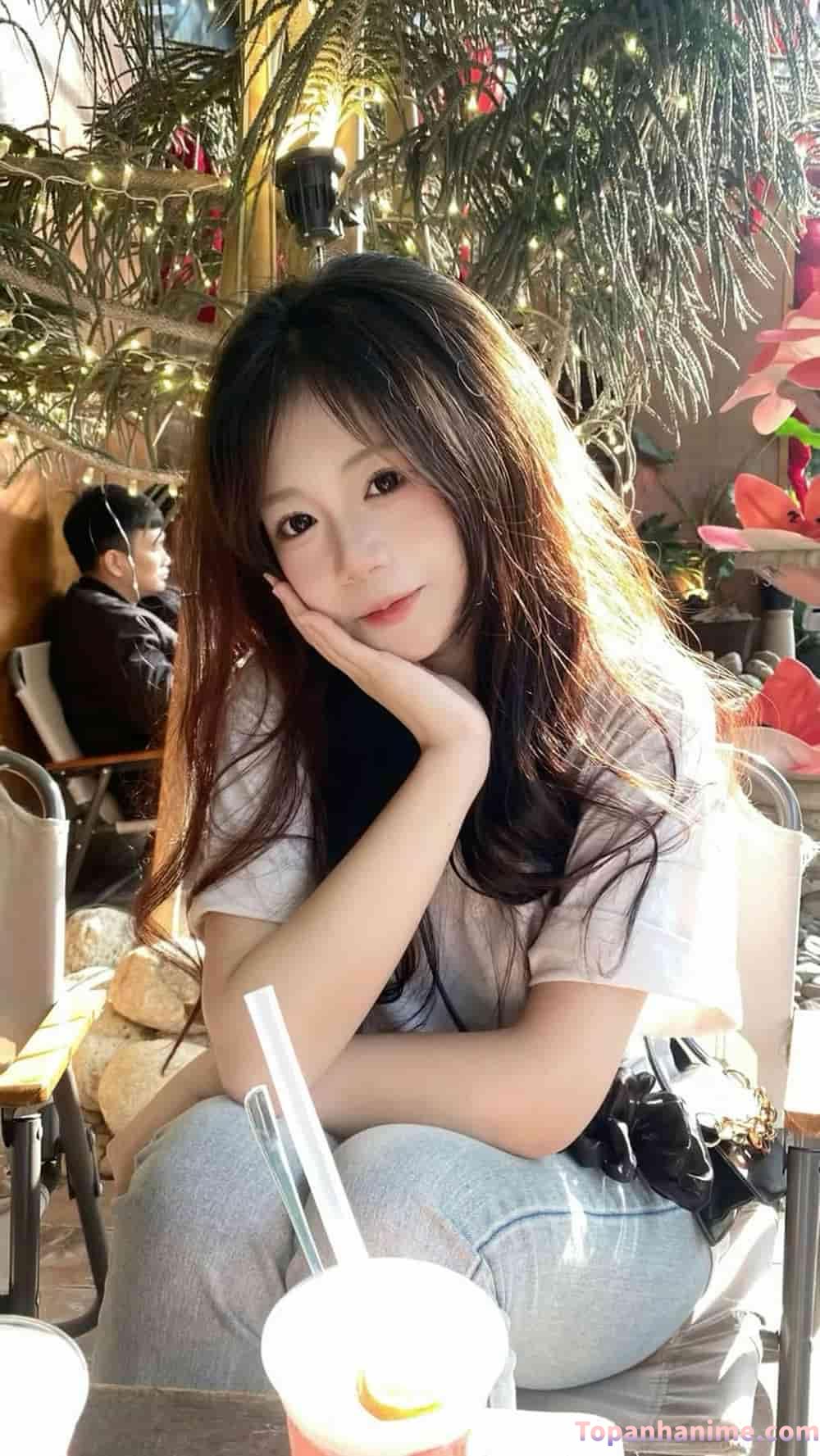 Học sinh lớp chín hồn nhiên