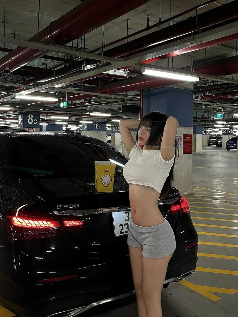 Loạt ảnh gái hở hang tự tin