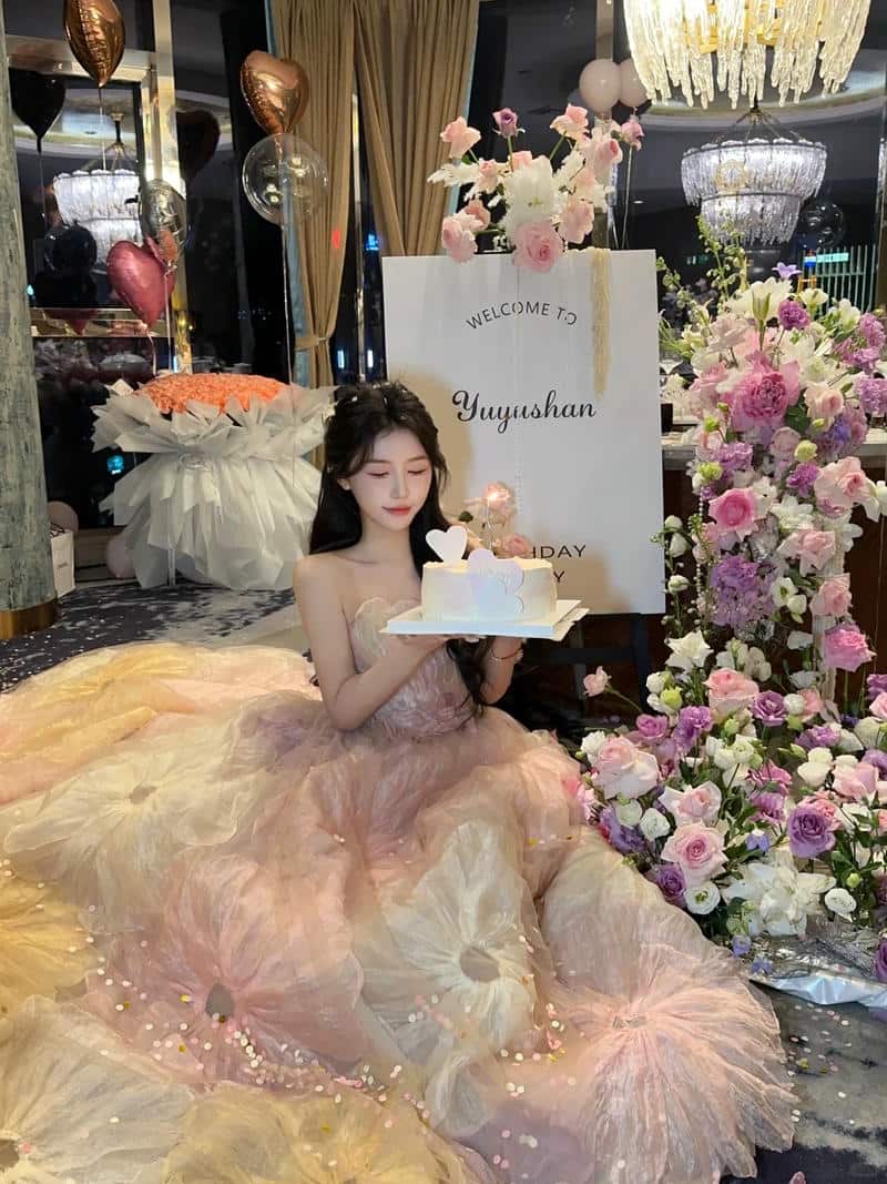 Loạt ảnh gái xinh chúc mừng sinh nhật