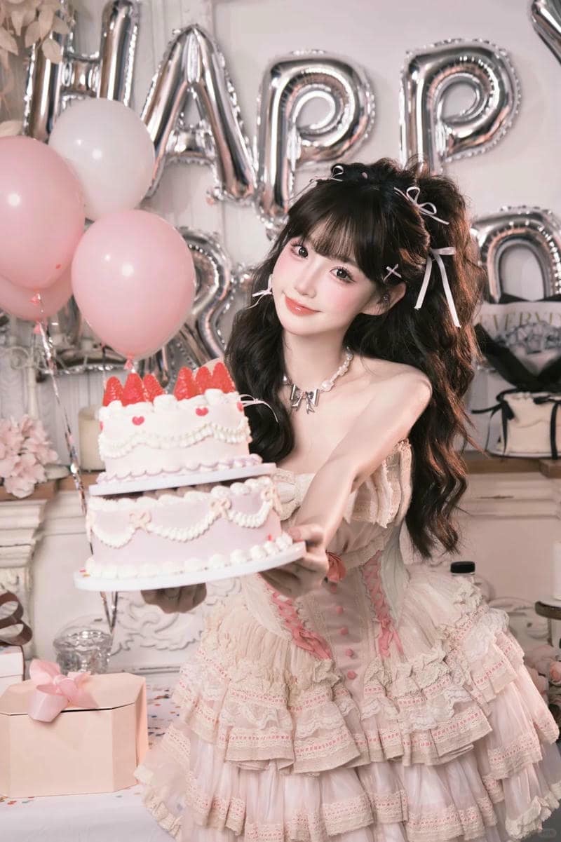 Loạt ảnh gái xinh mừng sinh nhật đầy năng lượng