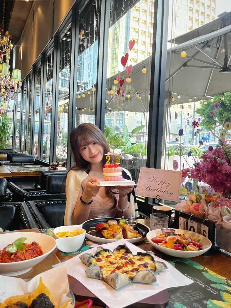 Loạt hình ảnh gái xinh chúc mừng sinh nhật