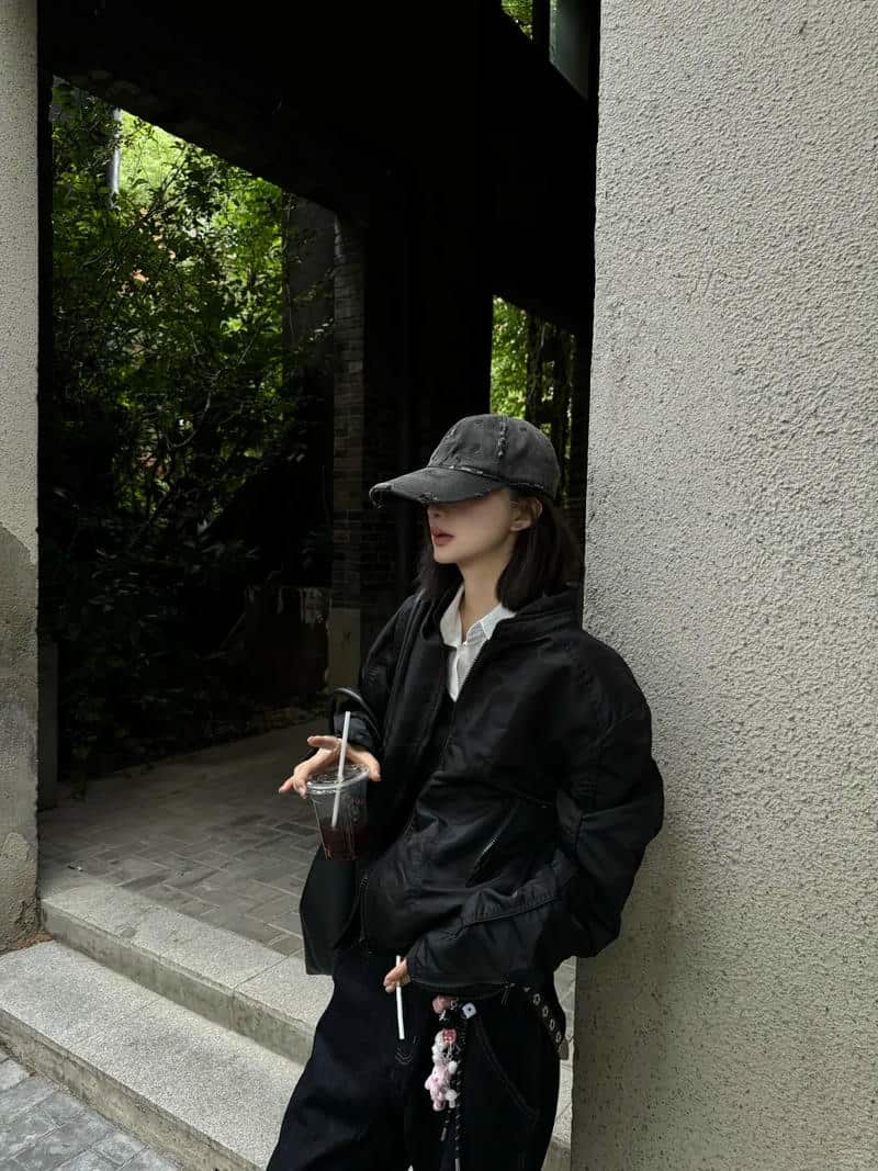 Ngắm ảnh gái xinh ngầu phá cách hiện đại