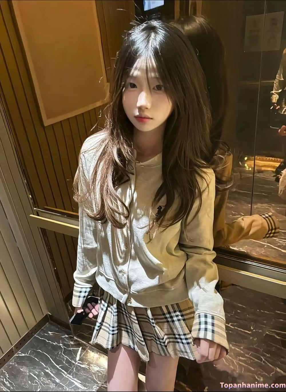 Nữ sinh cấp hai đáng yêu