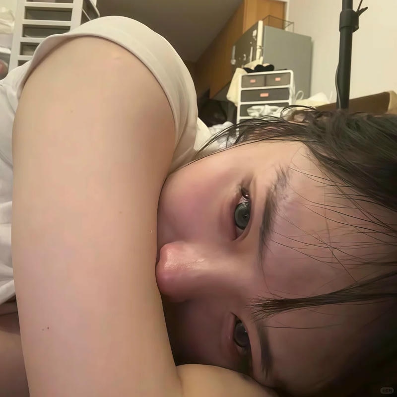 Tải ảnh con gái khóc