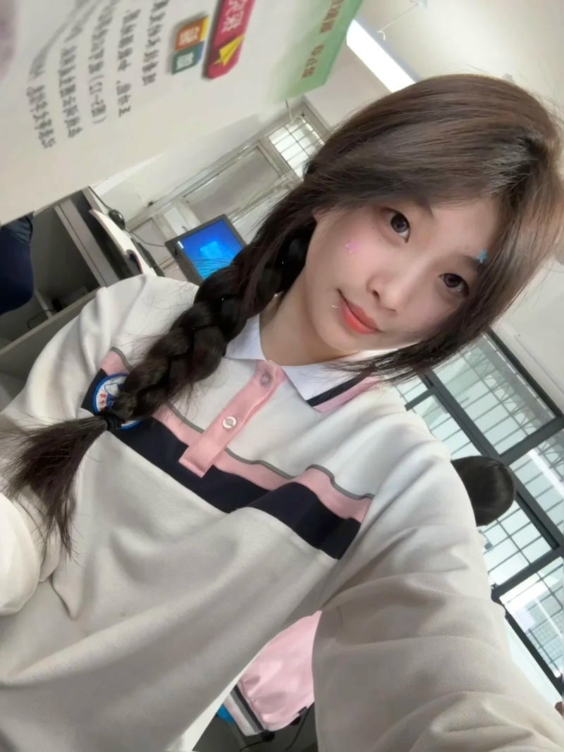 Tải ảnh gái học sinh nhẹ nhàng