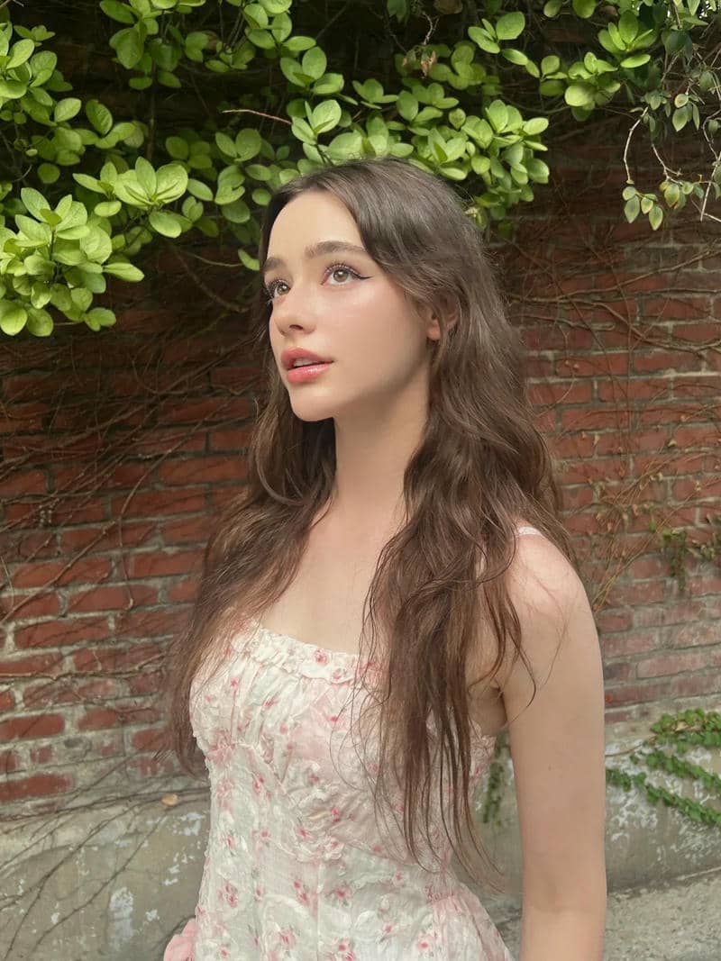 Tải ảnh gái tây phong cách tự nhiên