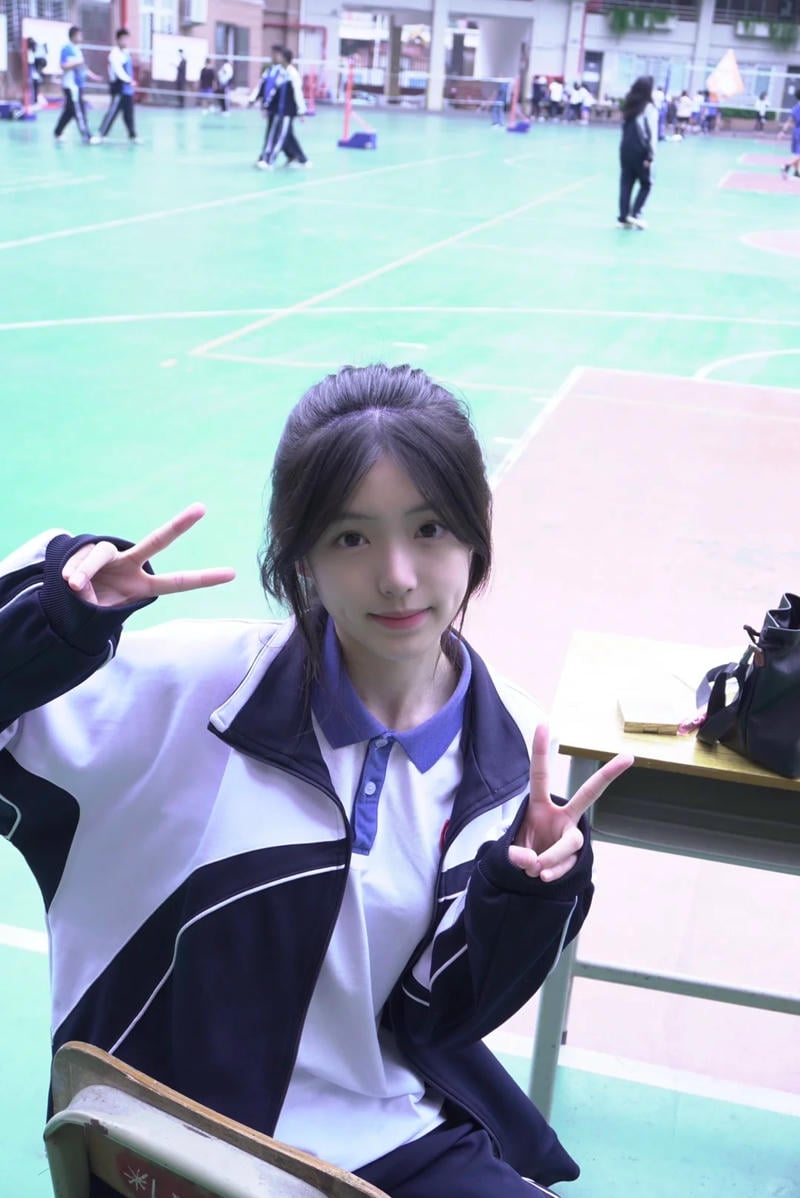 Tải ảnh nữ sinh học đường