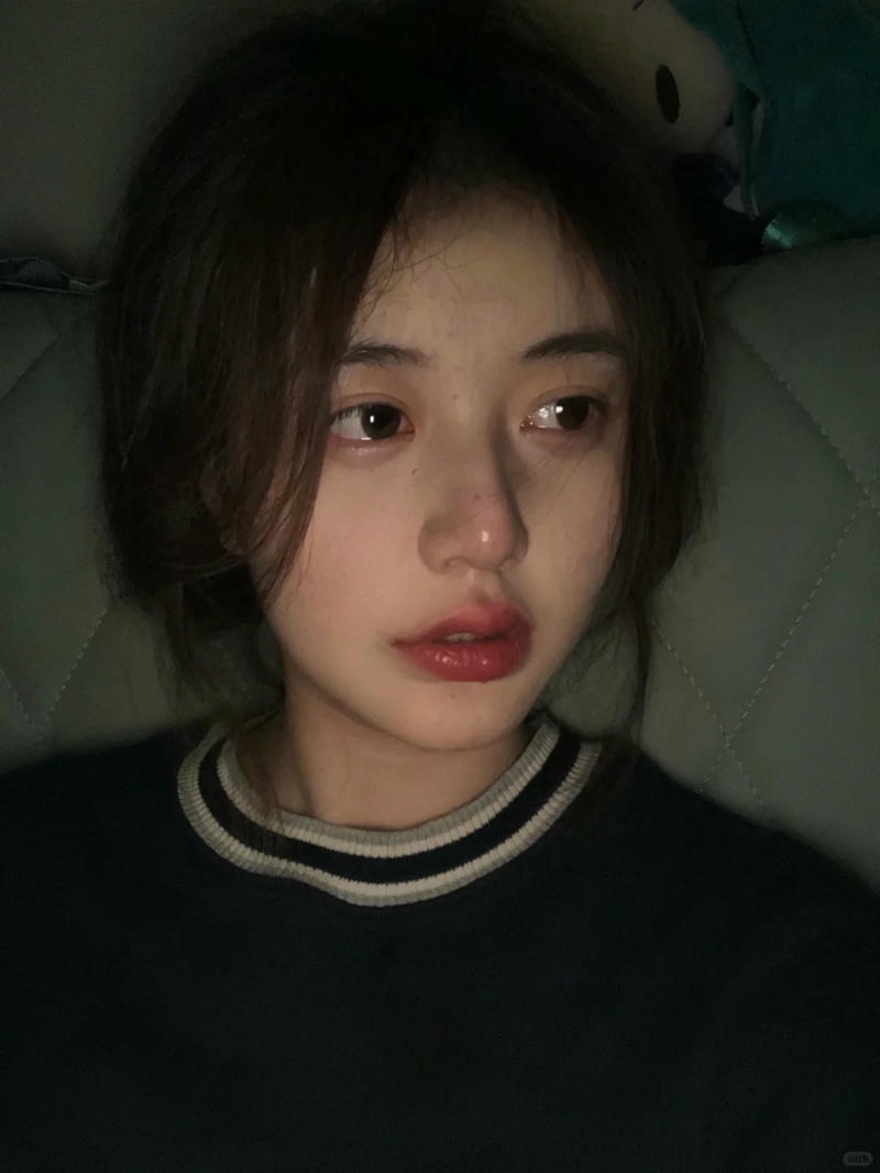 Tải hình con gái khóc