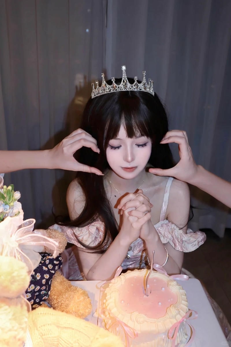 Tải hình gái xinh chúc mừng sinh nhật đầy ấm áp