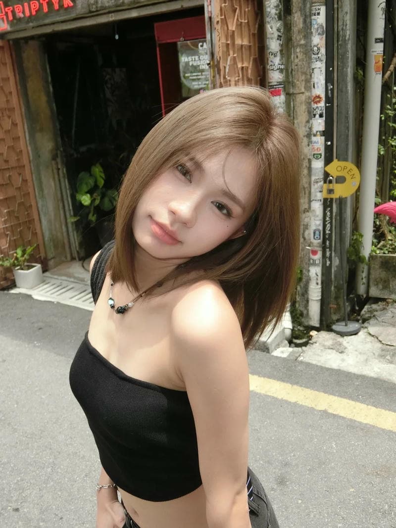 Tải hình gái xinh tóc ngang vai 2k3 nổi bật