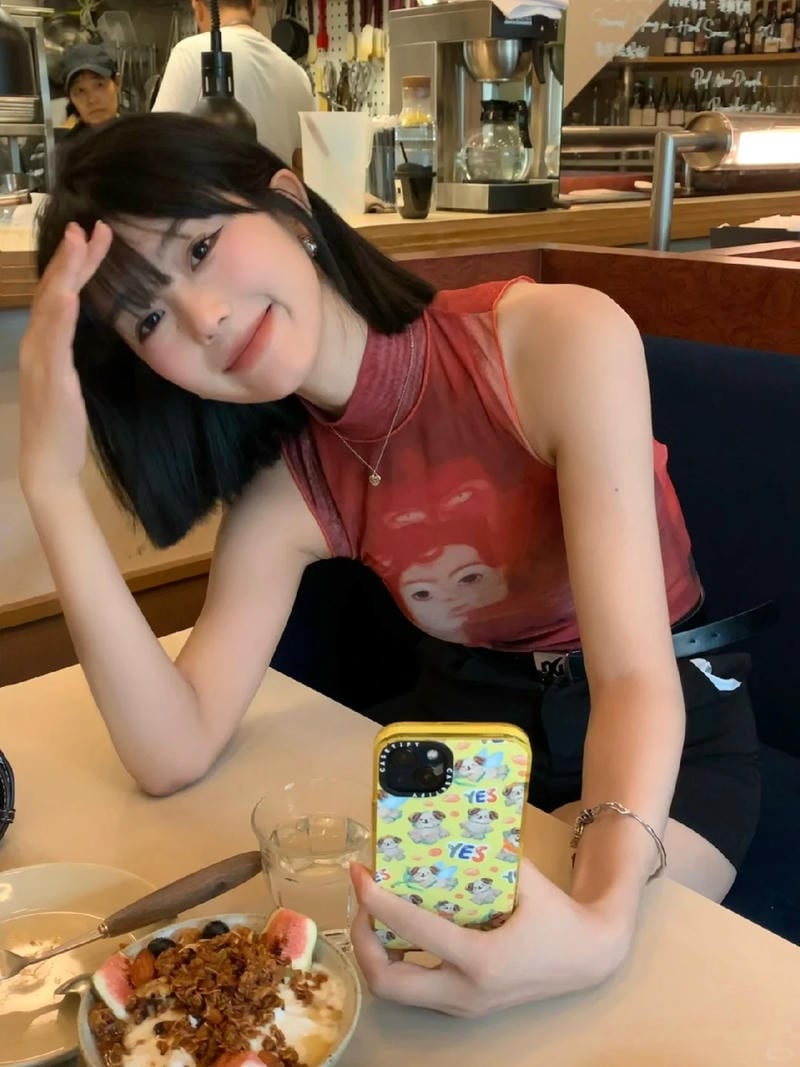 Xem ảnh gái xinh tóc ngắn trẻ trung