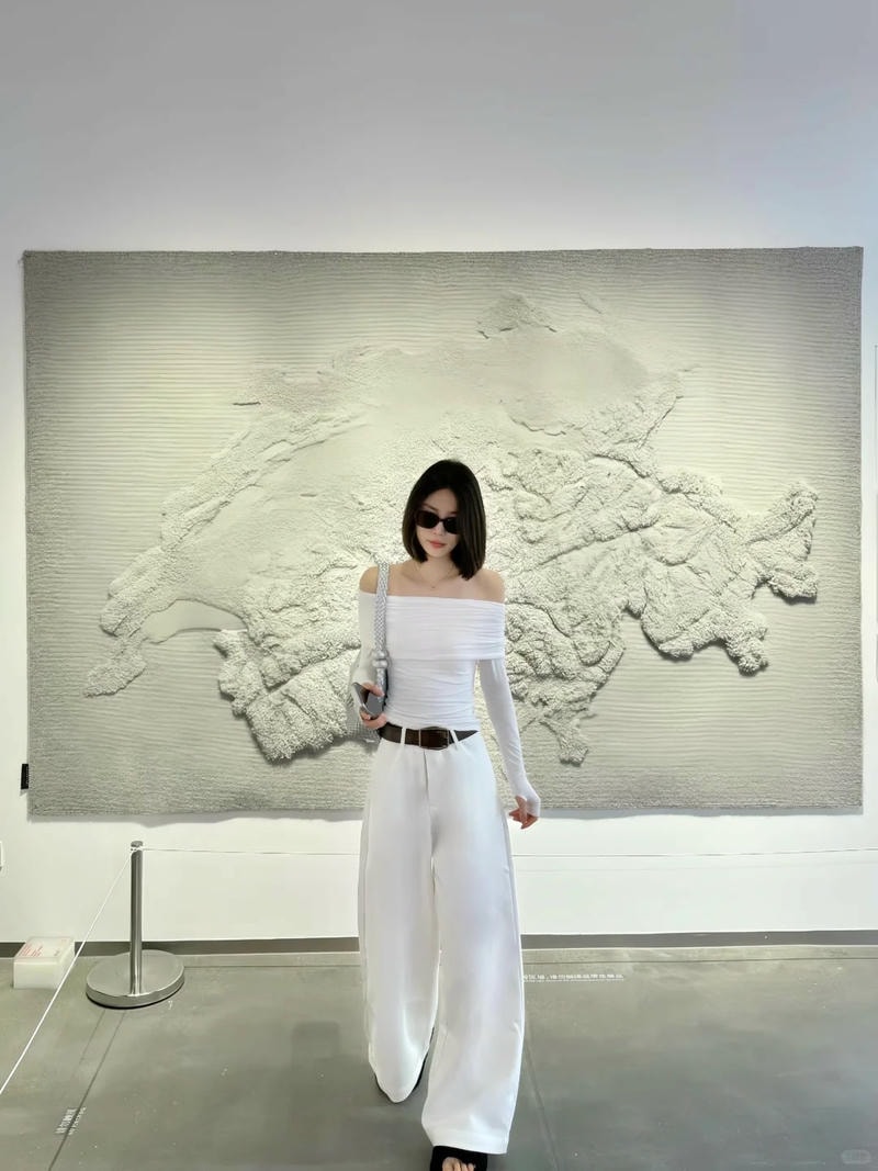 Xem ảnh gái xinh tóc ngắn với vẻ ngoài nổi bật