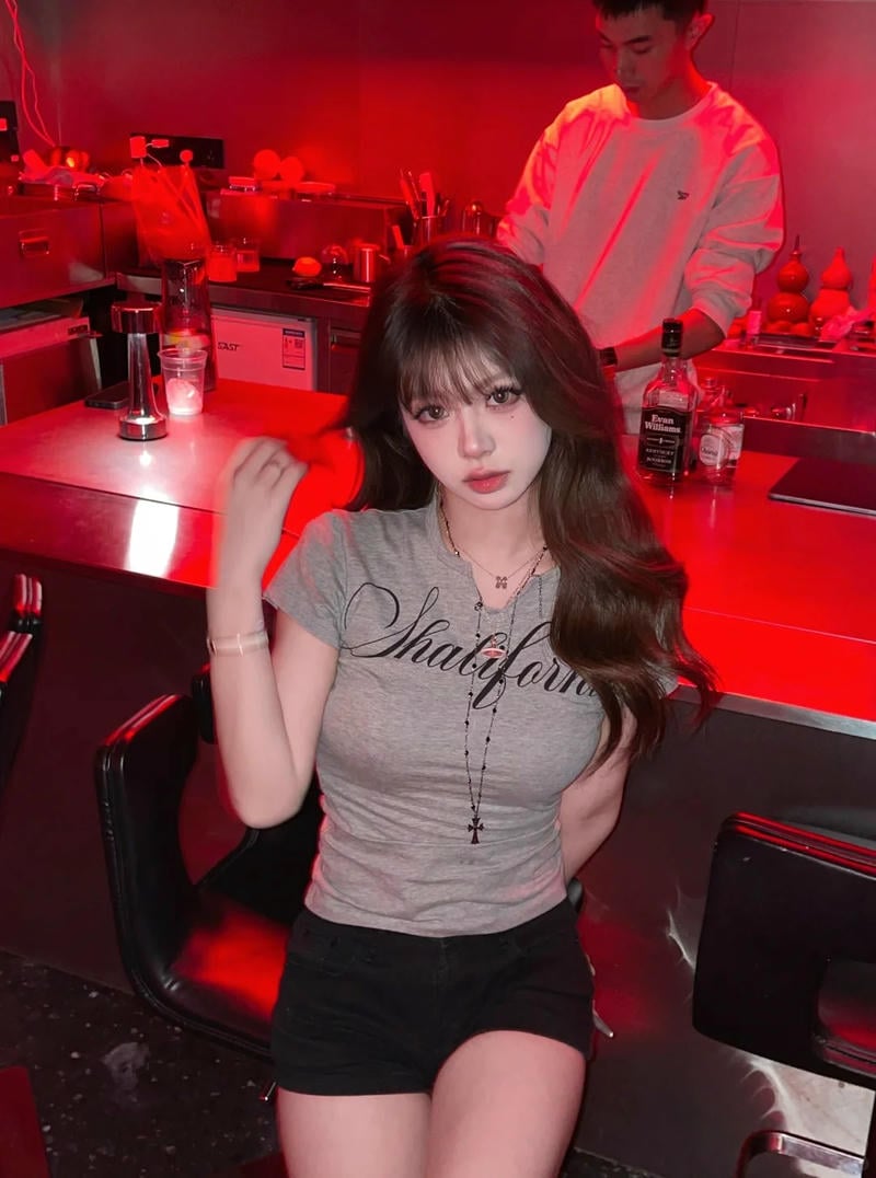 Xem bộ ảnh gái đi bar sắc nét chuyên nghiệp.