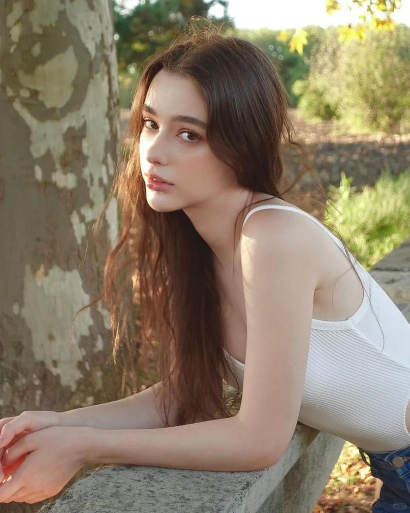 Xem hình gái tây phong cách thanh lịch