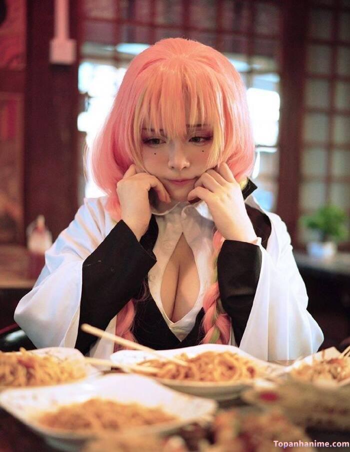 ảnh cosplay mitsuri vú to