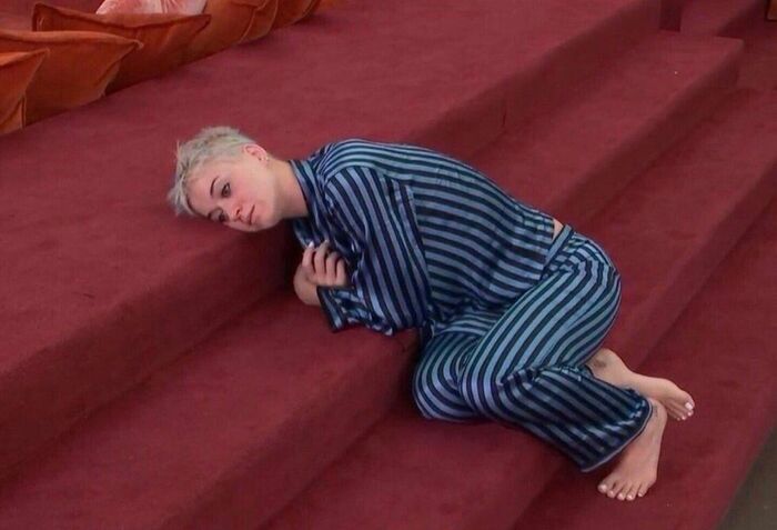 ảnh meme mới ngủ dậy hài hước