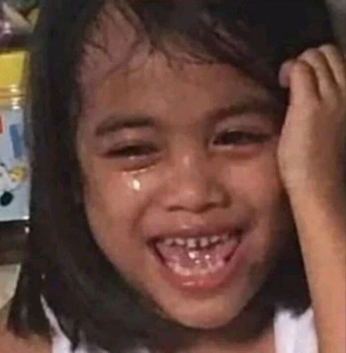 ảnh vừa cười vừa khóc meme hài