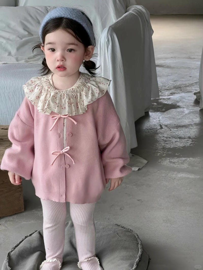 avatar bé gái nhỏ nhắn và duyên dáng