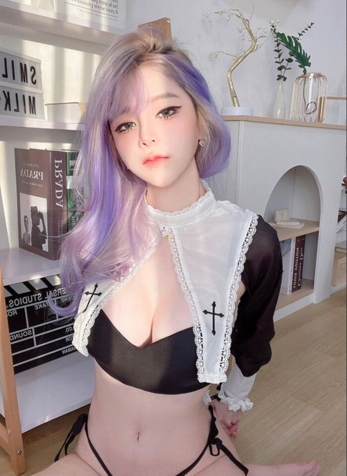 gái xinh cosplay mặc bikini