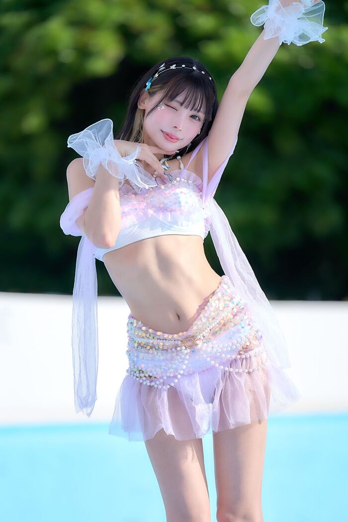 gái xinh cosplay mặc bikini xinh 5d