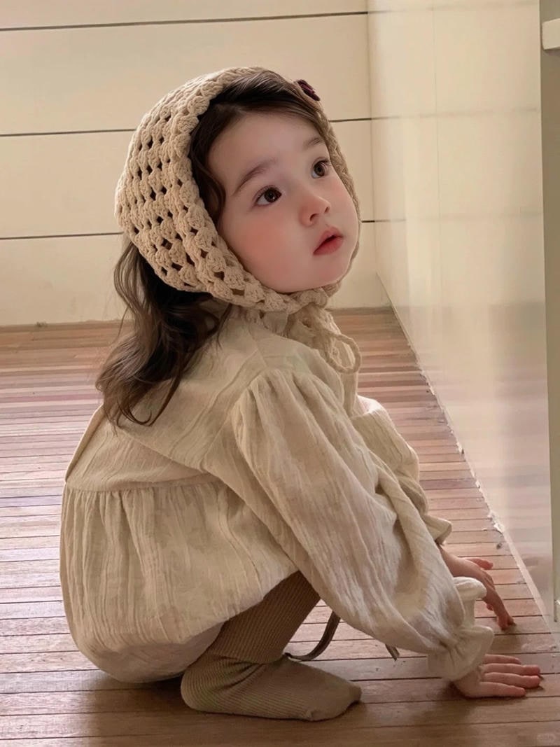 hình nền bé gái nhẹ nhàng và tinh tế