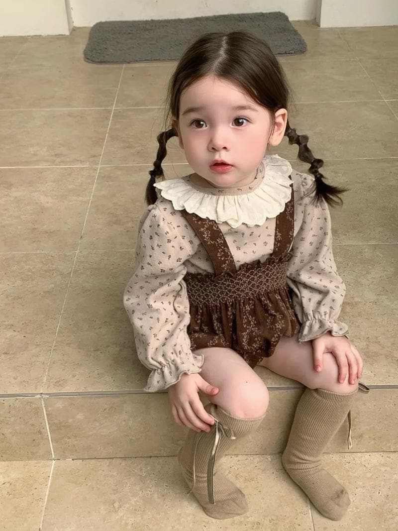 loạt hình ảnh bé gái dễ thương tinh tế