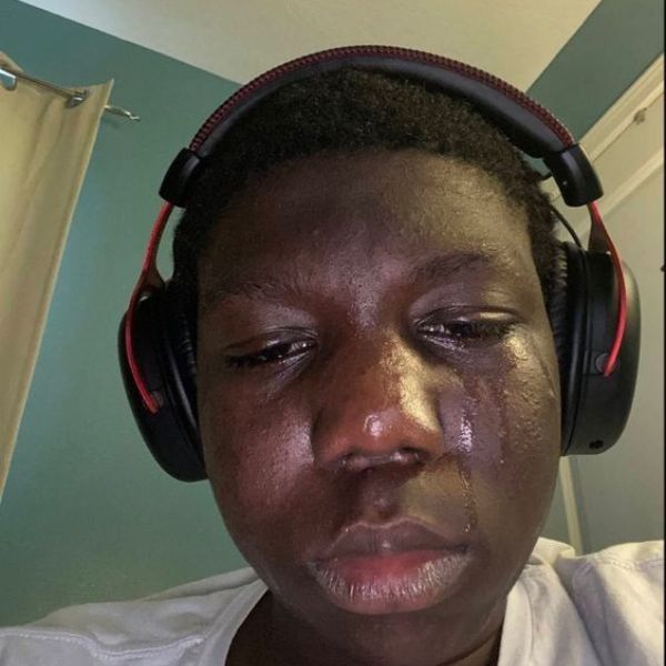 meme anh da đen khóc thầm