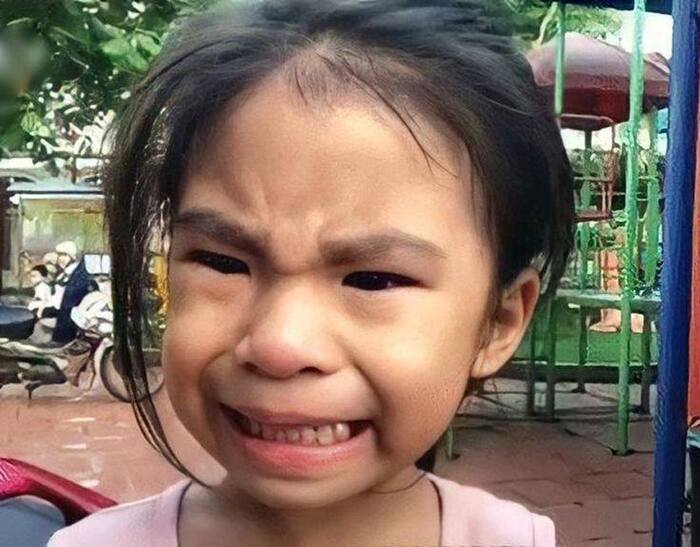 meme cười gượng hài hước