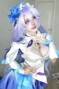 nguyễn thị hà vi cosplay 5d