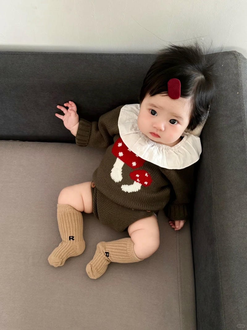 tải ảnh bé gái tóc ngắn hồn nhiên